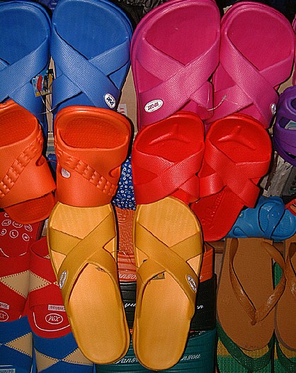 SLIPPERS SLIPPERS